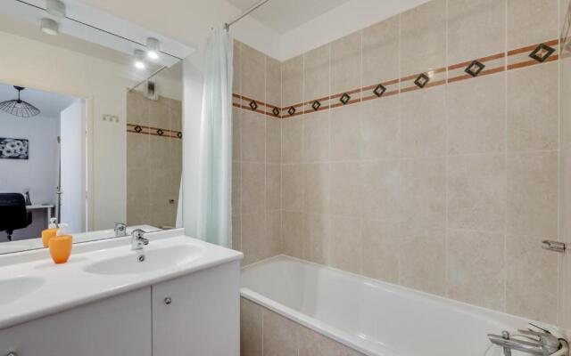 Chic and spacious apart with parking