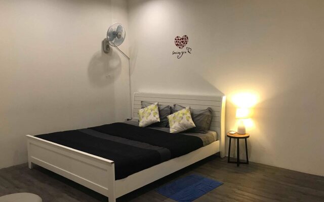 Mr Travel Hostel