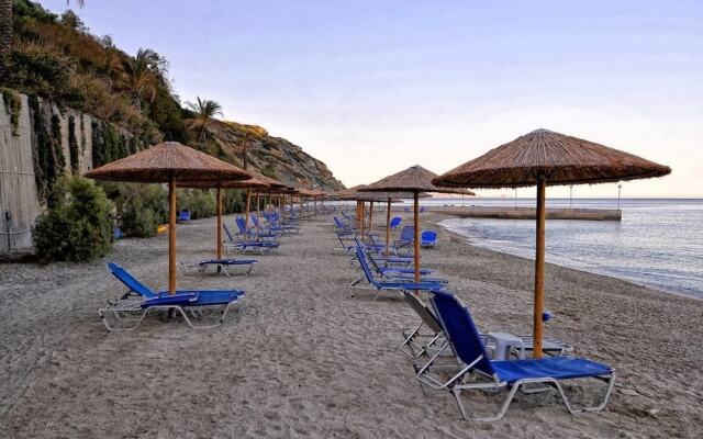 Theseus Beach Apartment
