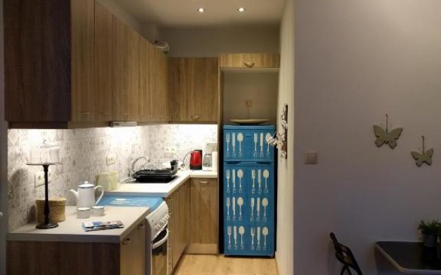 Cozy apartment ideally located city center and Megaron Moussikis metro station