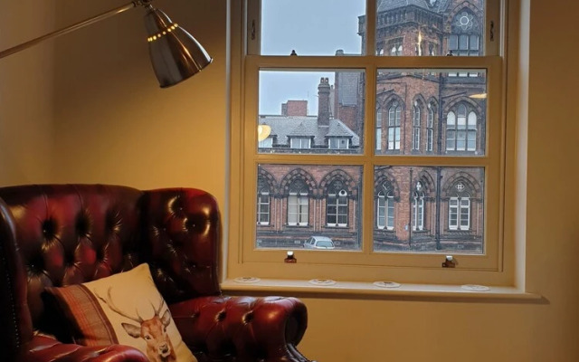 2 Bedroom Central Stylish Flat