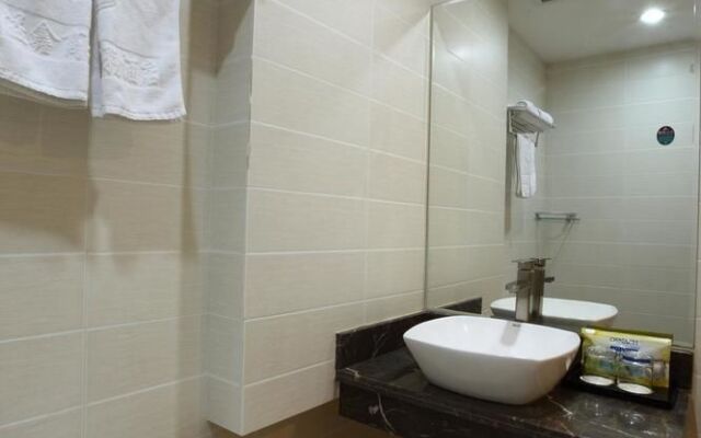 Qingdao Yixin Hotel