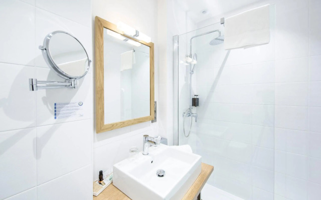 Hôtel de L'Abbaye Le Tronchet - Handwritten Collection