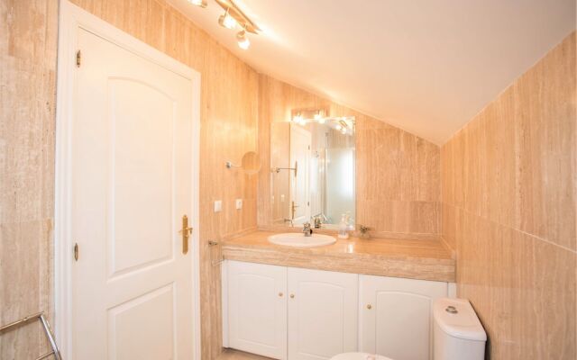 Duplex, Penthouse, 2/2 with Spectacular Views TV27