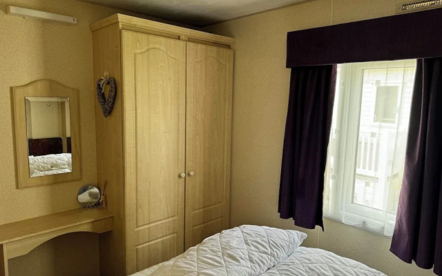 Family Friendly 3 Bedroom Caravan Pets go Free