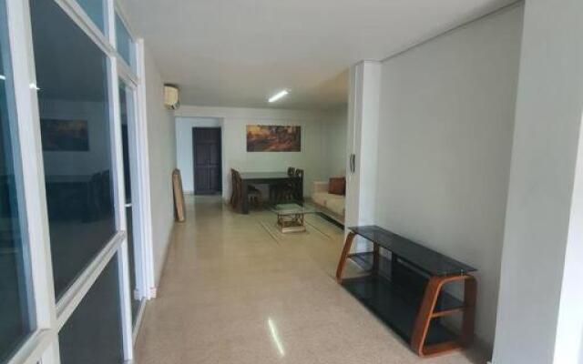R.9 Apartamento de 3 habitaciones zona turística.