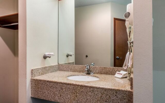 Red Roof Inn Laredo – I-83 South