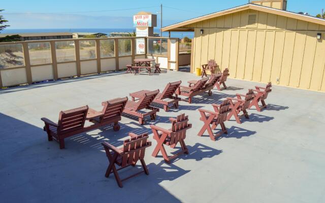 Silver Surf Motel
