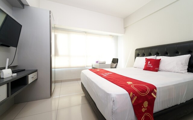 RedLiving Apartemen Springlake Summarecon - Happy Rooms with Netflix