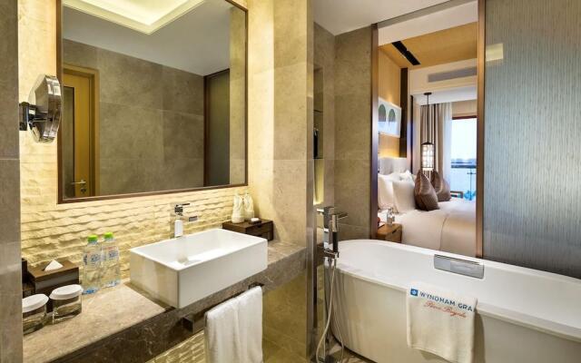 Wyndham Grand Plaza Royale Wenchang