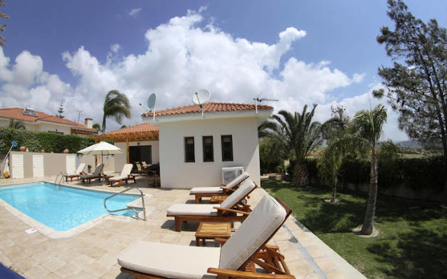 Eve Pissouri Villas