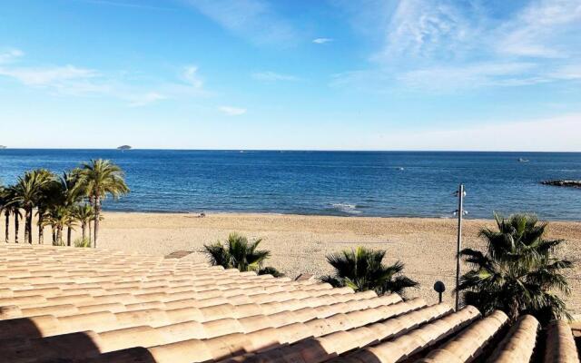 AR27-5 Amplio ático en primera línea del casco antiguo