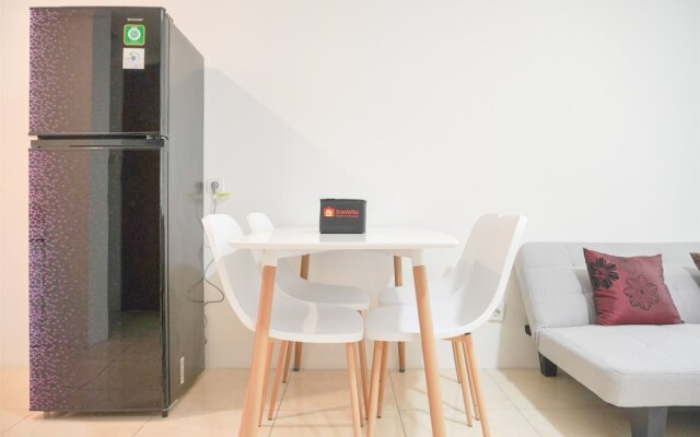 Modern And Homey 2Br At Mt Haryono Square Apartment