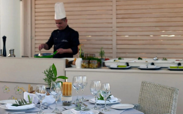 Kyma Suites Beach Hotel