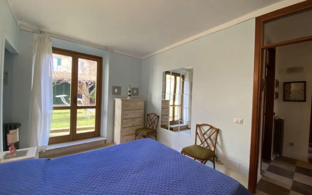 Apartment in Villa With Garden-rif Gioco