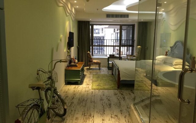 Revolver Theme Design Hotel