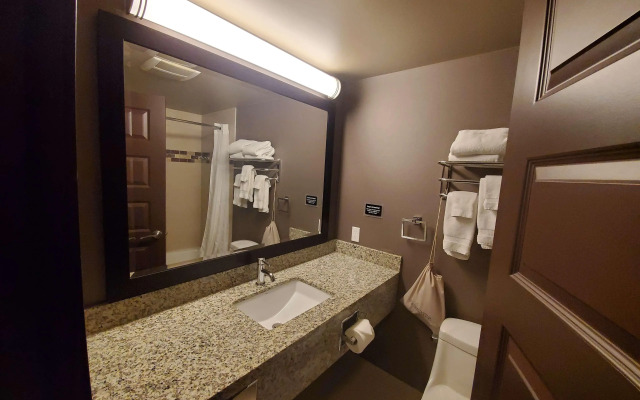 Best Western Plus Fox Creek