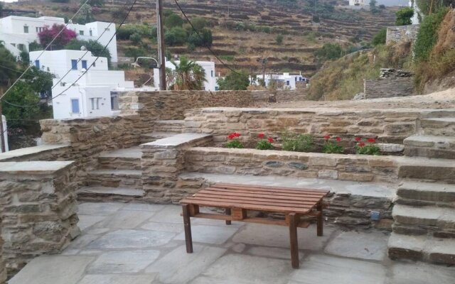 Delphis the Artist s House