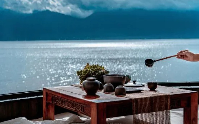 Mirror Star Moon Inn