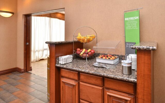 Hampton Inn Kansas City Northeast