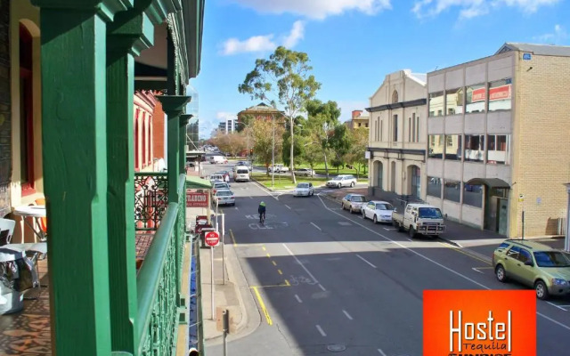 Shakespeare Backpackers Int'l Hostel
