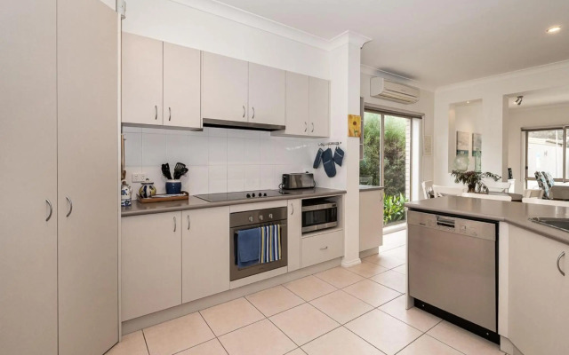 COASTAL VILLA ON BEACHCOMBER NETFLIX Surf Side