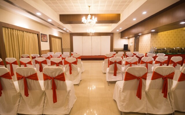 Hotel Monarch Guestline in MIDC Rabale, Navi Mumbai