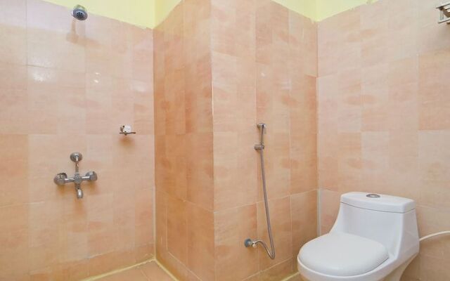 Oyo 40720 Hotel Srs Regency