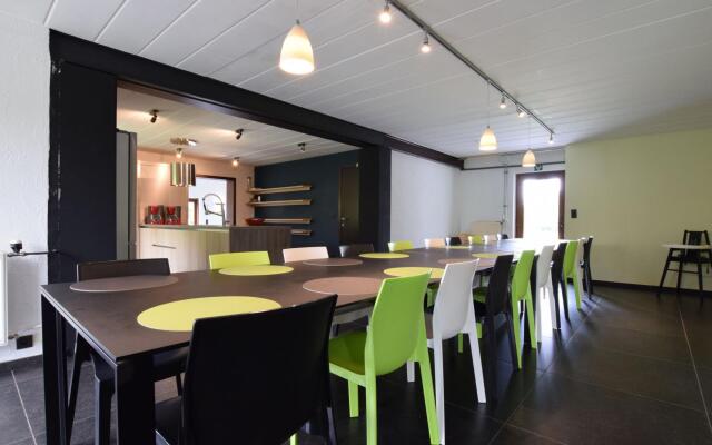Spacious Holiday Home La Roche-en-Ardenne with Pool