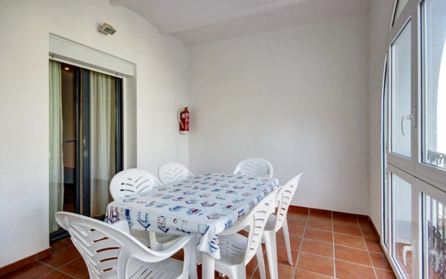 Apartment in Roses by the Beach