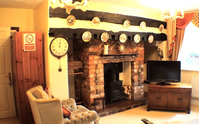 Featherstone Farm Hotel