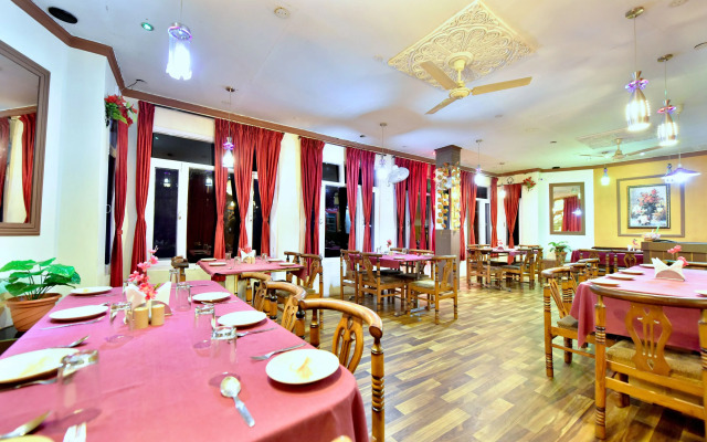 OYO 12740 Hotel Amandeep