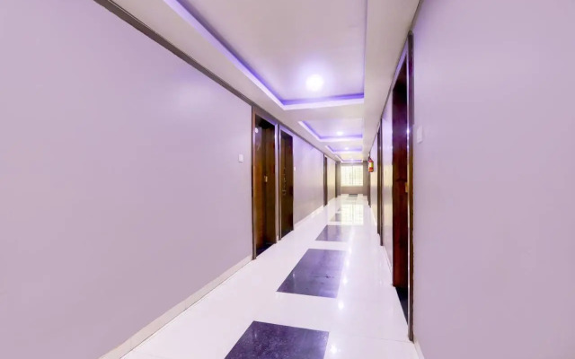 OYO 27960 Hotel Divya Sai Palace