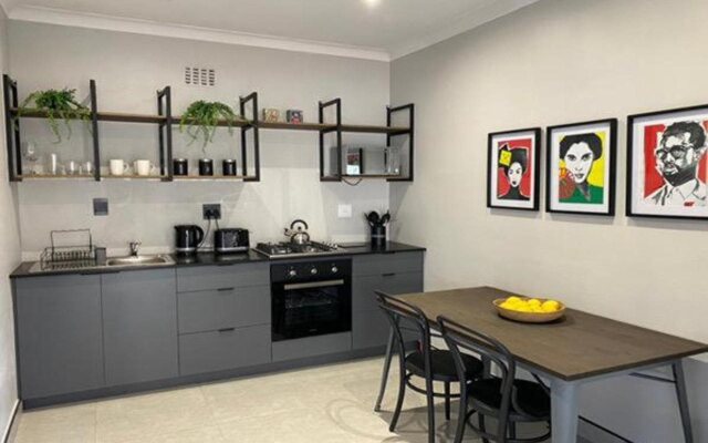 46 on Allcock Luxury Guest Apartment