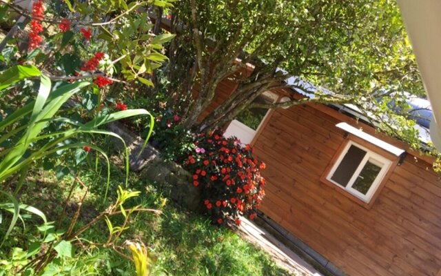 Bungalow With one Bedroom in Hell-bourg, With Wonderful Mountain View, Furnished Garden and Wifi