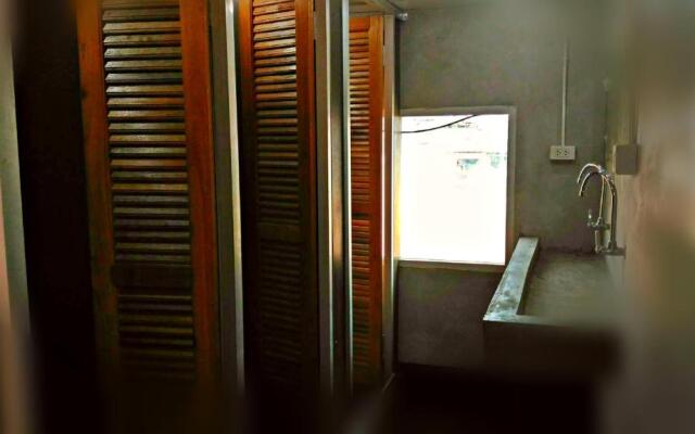 OYO 985 The Twins Hostel