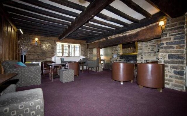 Mullions Hotel