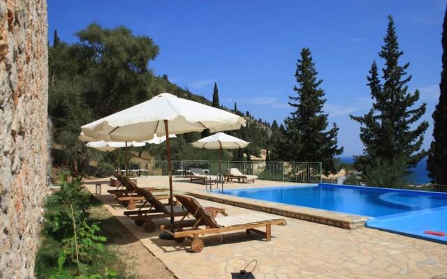 Lefkas Petra