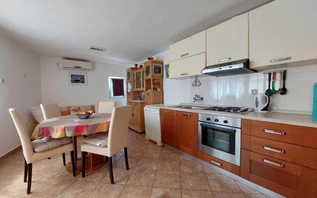 Apartments Ineska in Dramalj (Crikvenica)