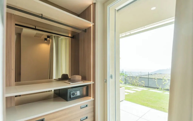 Pureview Luxury Suites, with breakfast & pool