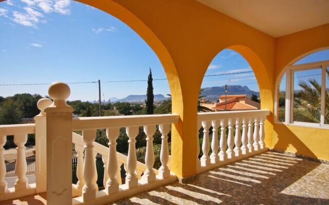 Villa - 5 Bedrooms with Pool and WiFi - 105012