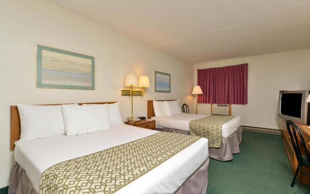 OYO Hotel Pipestone MN, Canterbury Park