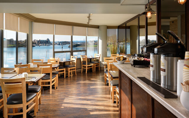 Victoria Regent Waterfront Hotel & Suites
