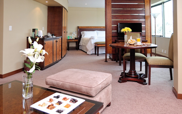 Suites Camino Real