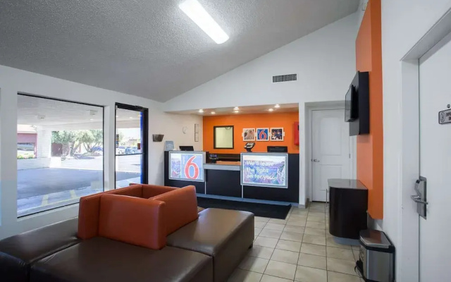 Motel 6 Kingman West