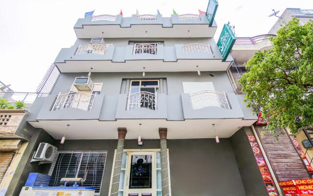 OYO 82238 Hotel Sapna