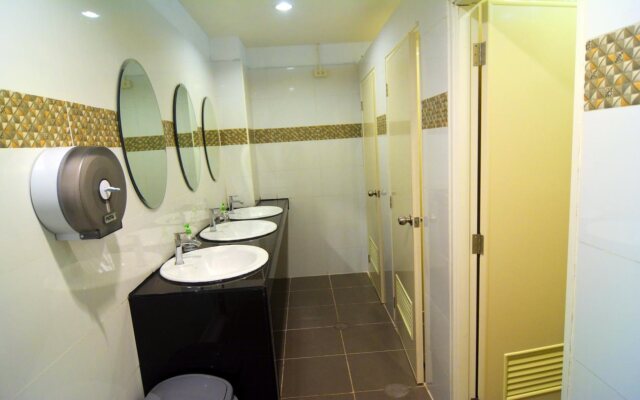 Chang Hostel