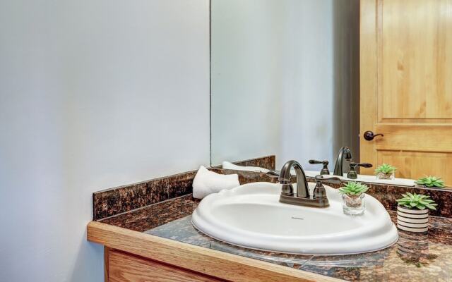 Sophie's Chalet 3 Bedroom Townhouse by RedAwning