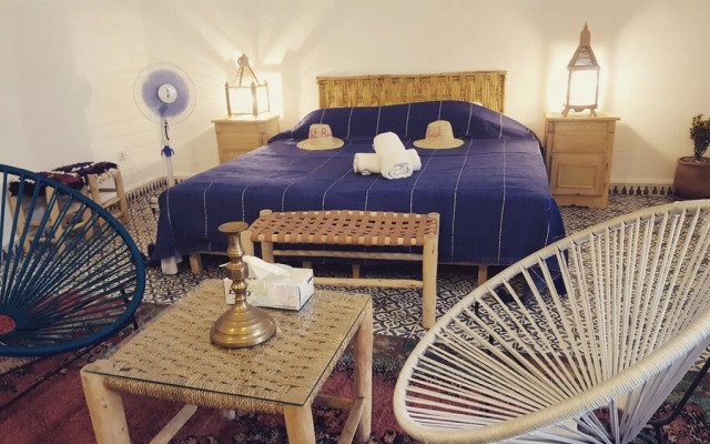 Art riad au bord de la mer