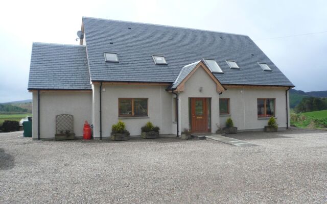 Tigh an Each B&B & Laggan Glamping
